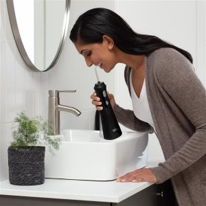 Waterpik Black Water Flosser Cordless Plus 4 Tips WP462